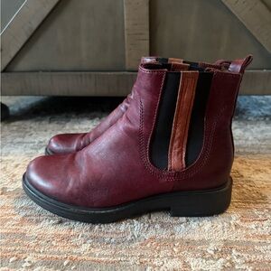 Women's Burgundy MJUS Made In Italy Leather Ankle Boots Size 37 US 6.5/7